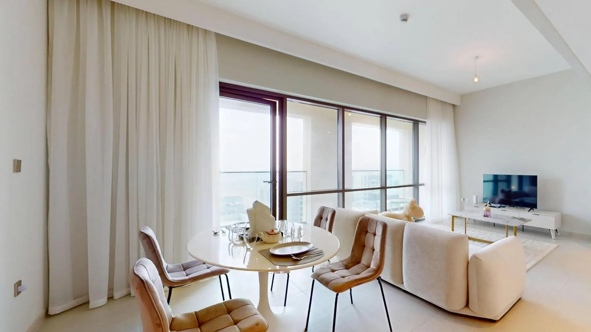Stylish And Chic 2Br Apartment In Dubai Creek Harbour United Arab Emirates